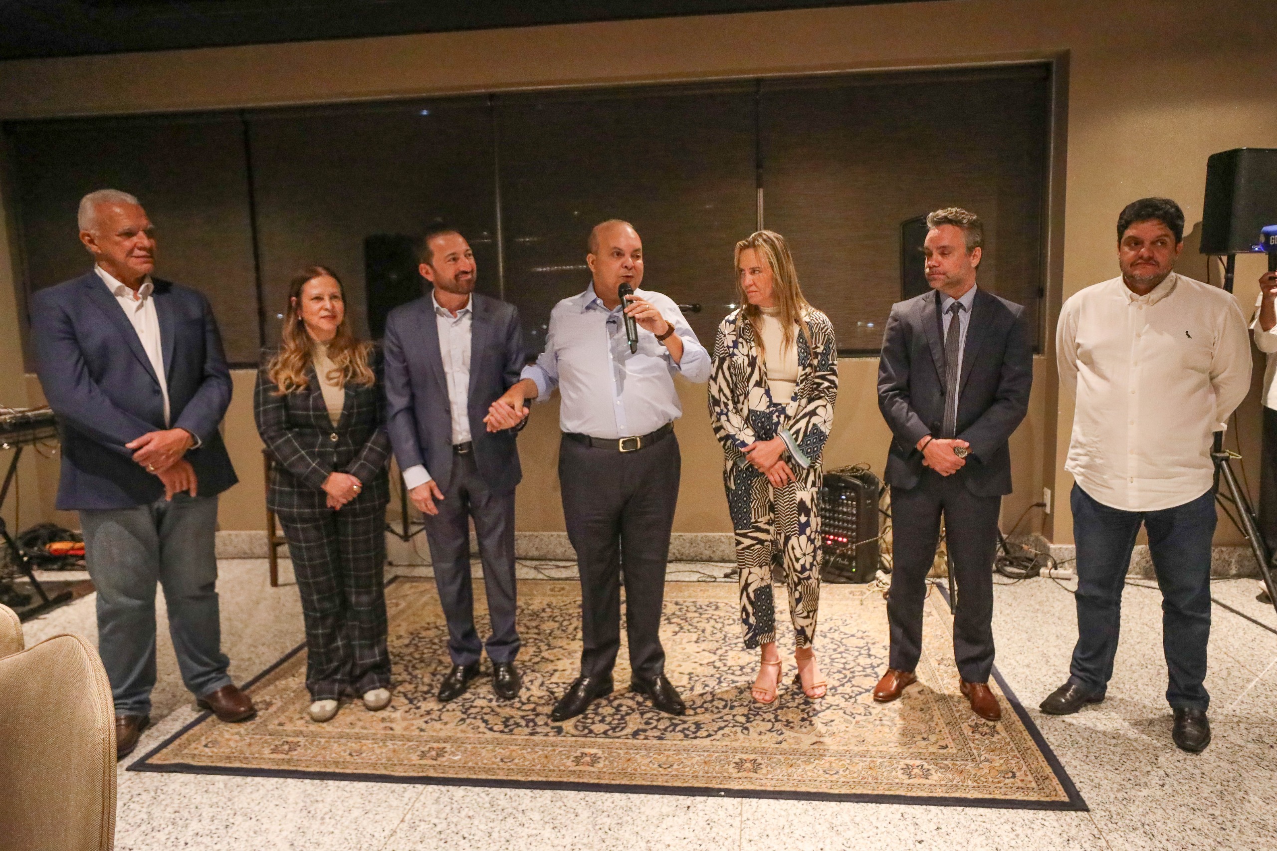 Governador participa de jantar com líderes religiosos e destaca lançamento de edital de terrenos exclusivos para igrejas