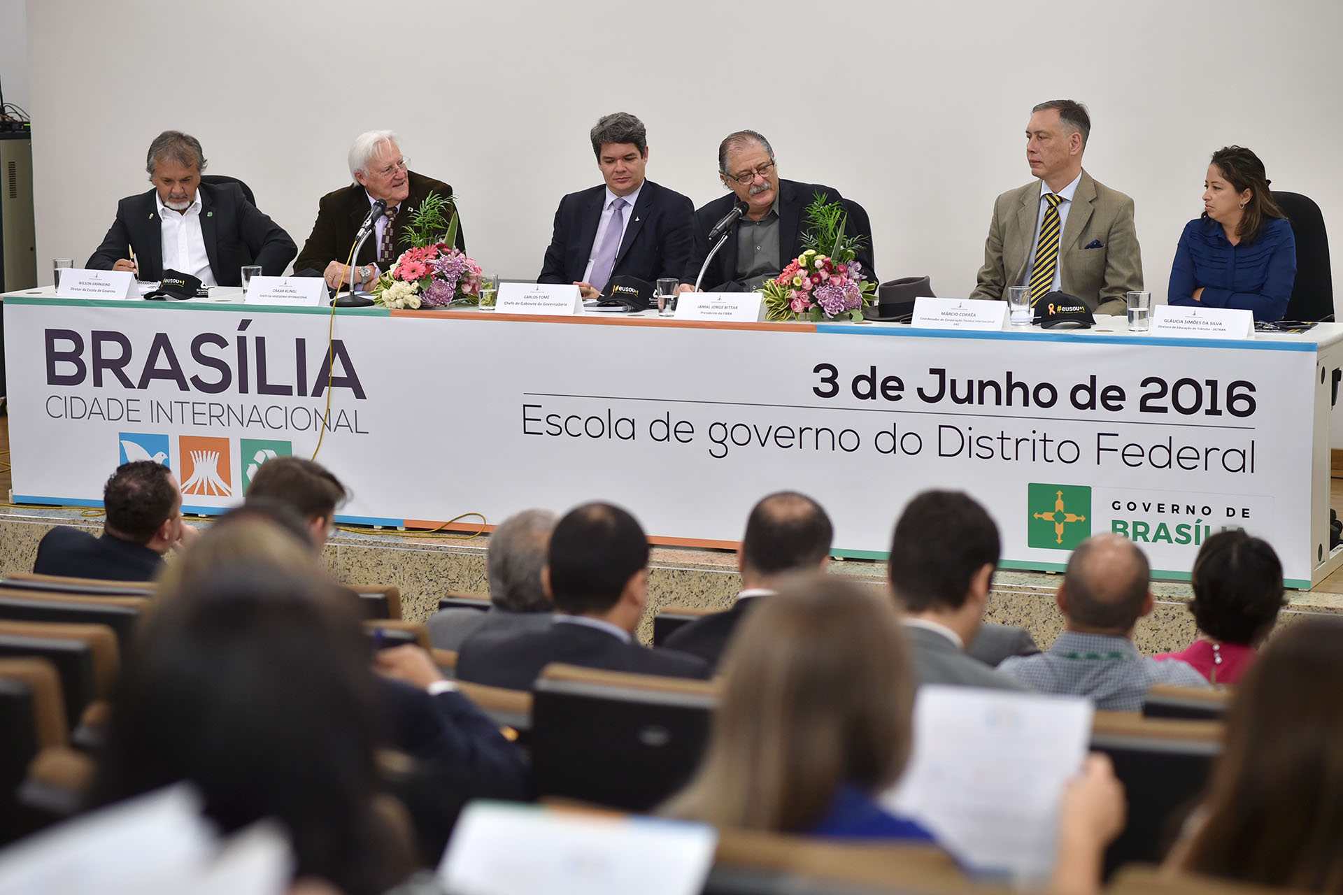 O seminário Brasília Cidade Internacional, com o objetivo de divulgar a vocação da capital federal para a articulação e a cooperação internacional com outros países