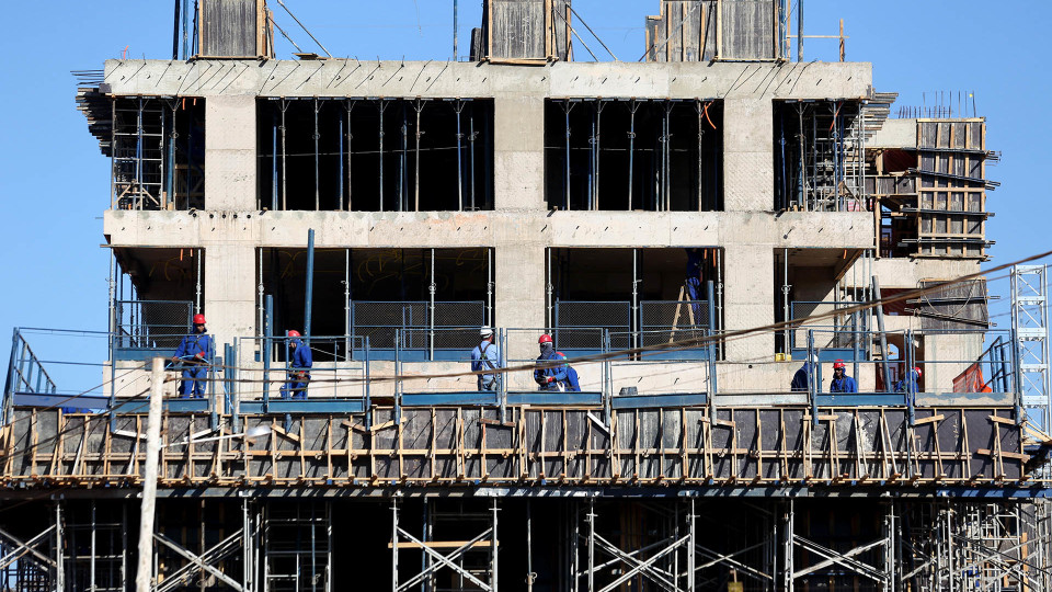 Construção civil ganha mais 2 mil postos de trabalho em junho – Agência  Brasília