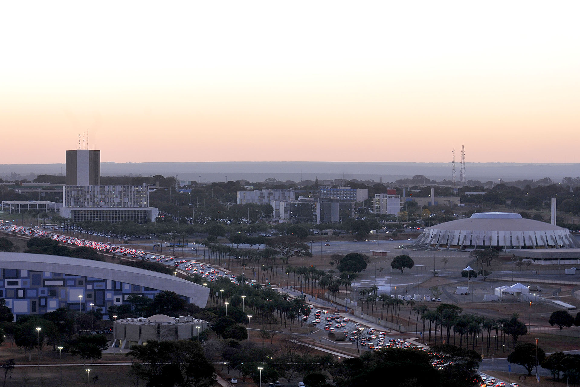 Por causa do futebol olímpico na capital, as áreas próximo ao Estádio Nacional de Brasília Mané Garrincha terão horário de funcionamento especial nos dias de jogos.