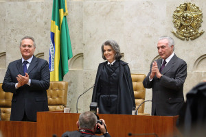 O presidente do Senado, Renan Calheiros, a presidente do STF, ministra Cármen Lúcia, e o presidente da República, Michel Temer.