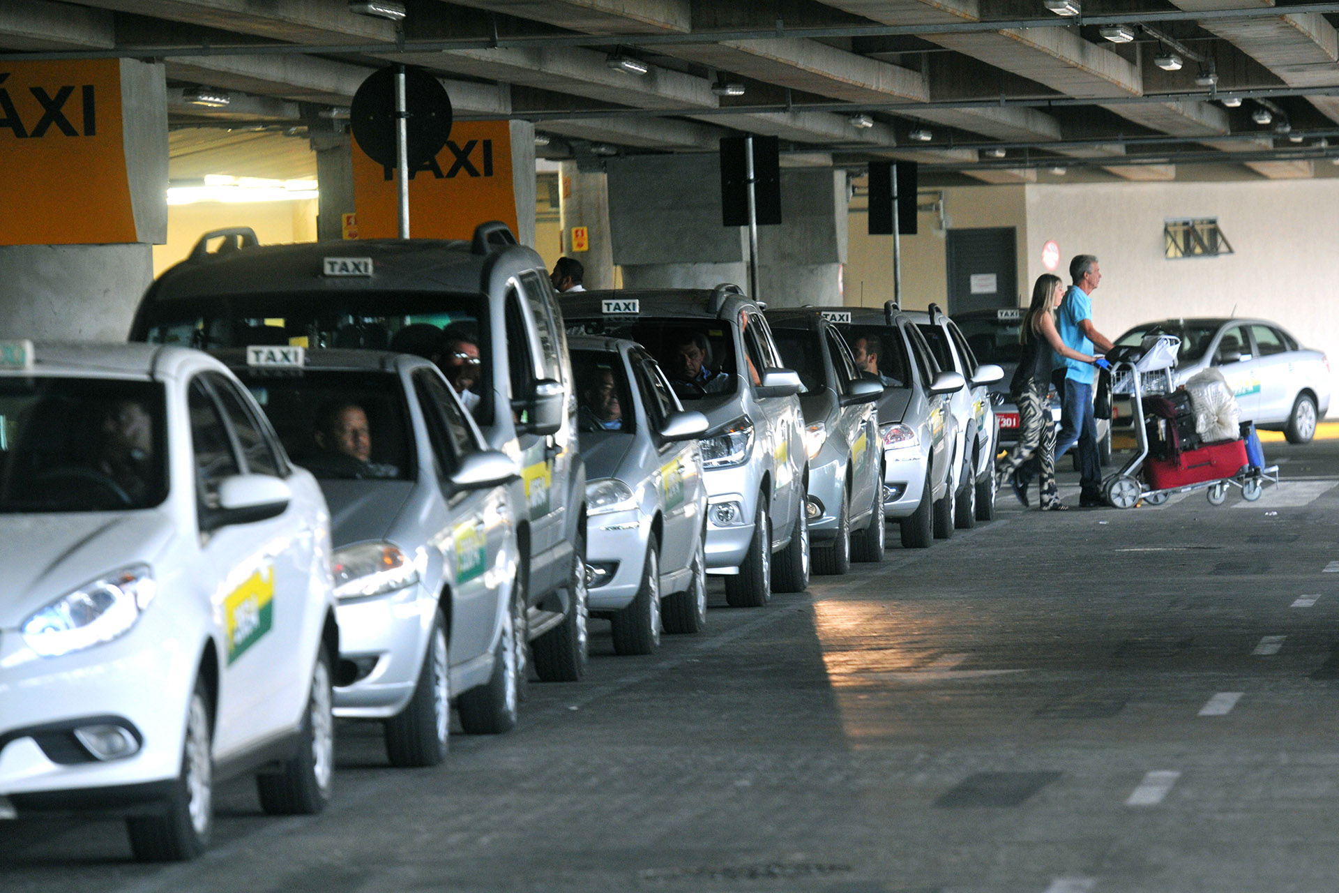 Comum em aeroportos, o táxi pré-pago está regulamentado no Distrito Federal.