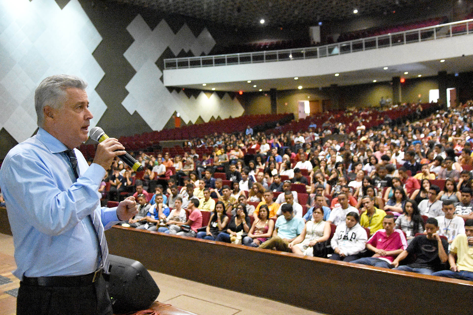 Governador Rollemberg participa da aula magna que dá início ao segundo ciclo do programa Brasília + Jovem Candango.