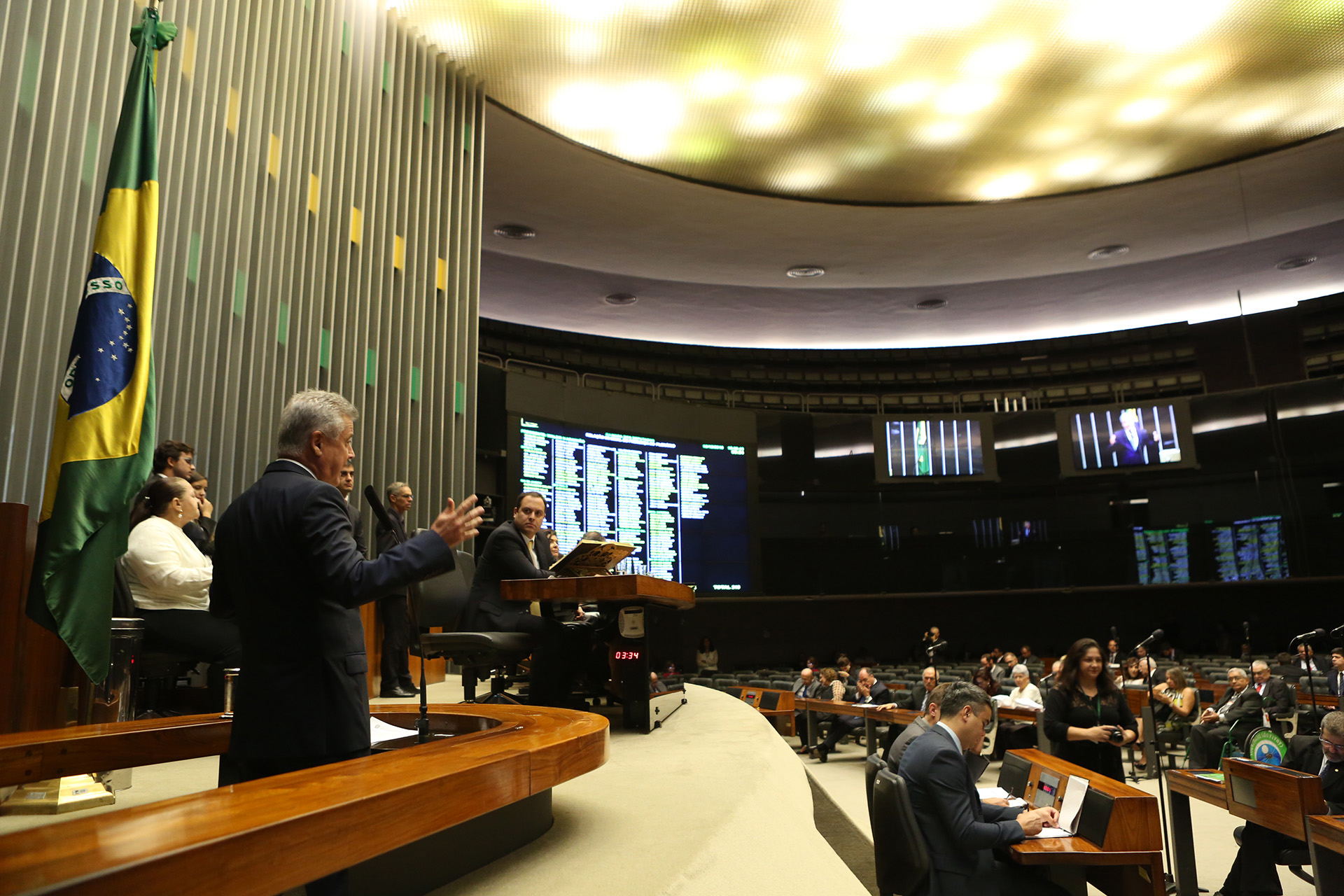 O governador Rodrigo Rollemberg discursou na Câmara dos Deputados durante a homenagem a Miguel Arraes.