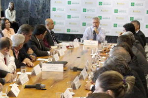 Em reunião com gestores do governo de Brasília, o governador Rodrigo Rollemberg pediu esforço conjunto das pastas para dar andamento aos projetos para a população.