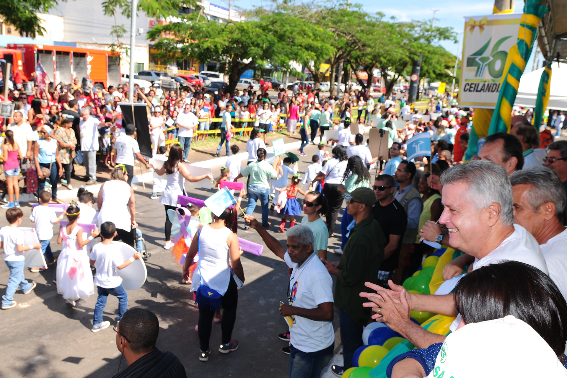 O governador Rodrigo Rollemberg participou das comemorações dos 46 anos de Ceilândia, que começaram com um desfile cívico.
