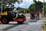 Dentre as ações na décima operação do programa Cidades Limpas que ocorrem em Ceilândia até sexta-feira (31), foram utilizados 50,15 toneladas de asfalto para tapar buracos.