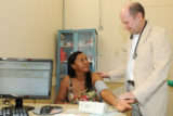 Paciente do cardiologista Marcos Volpi, Celcita dos Reis, de 46 anos, passou a ser acompanhada pelo mesmo profissional na policlínica de Planaltina