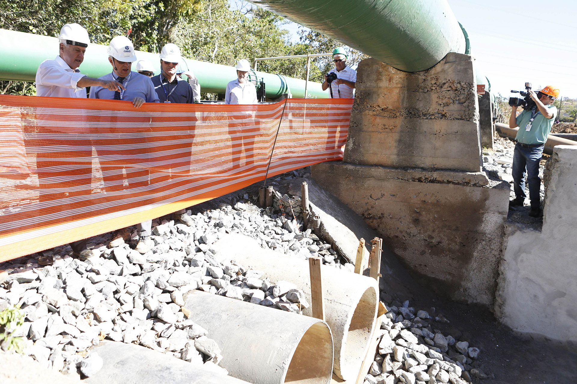 O governador de Brasília, Rodrigo Rollemberg, vistoriou na manhã desta terça (5) as obras do Subsistema Produtor de Água do Bananal que estão 67% executadas.