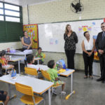 O embaixador do Gabão, Jacques Michel Moudoute-Bell, e a embaixatriz, Julie Pascale Moudoute-Bell, visitaram acompanhados da colaboradora do governo de Brasília Márcia Rollemberg, visitaram nesta sexta-feira (27) o CEF nº 21, de Taguatinga Brasil.