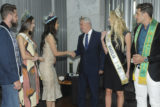 O governador Rollemberg cumprimenta a Miss Mundo 2010, a indiana Manushi Chhillar.