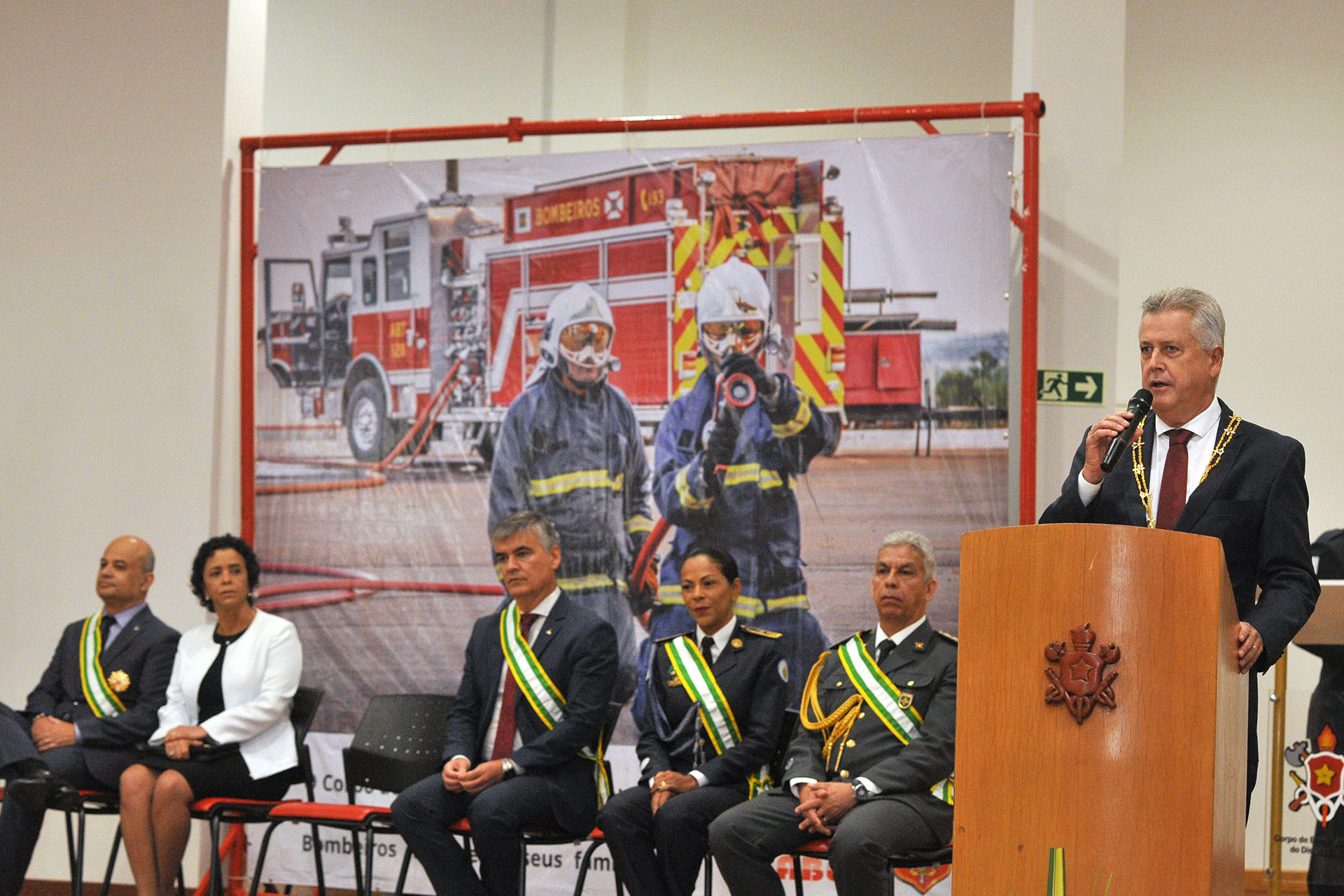 Cerca de 150 pessoas foram agraciadas nesta quinta-feira (13) com a Ordem do Mérito Brasília.
