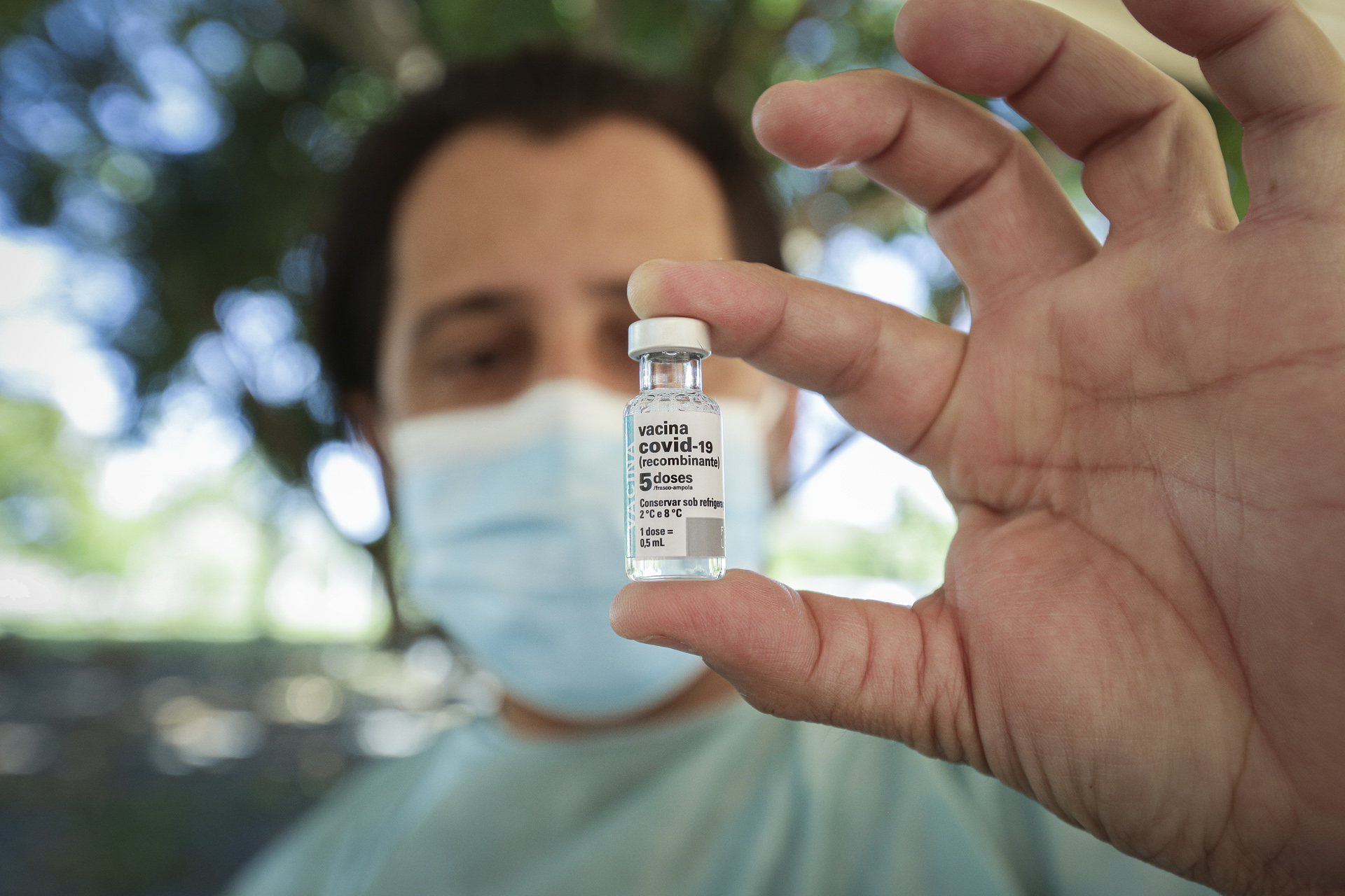 Até o momento, 464.834 pessoas receberam a primeira dose e 270.157 completaram o esquema vacinal | Foto: Geovana Albuquerque/Agência Saúde