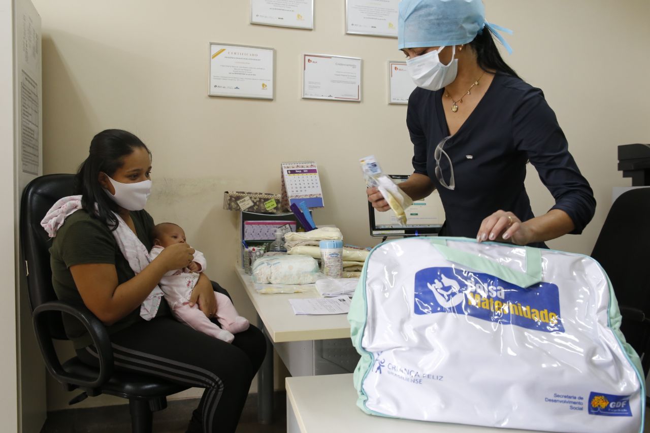 Mais sete mães são beneficiadas com kits do Programa Primeiros