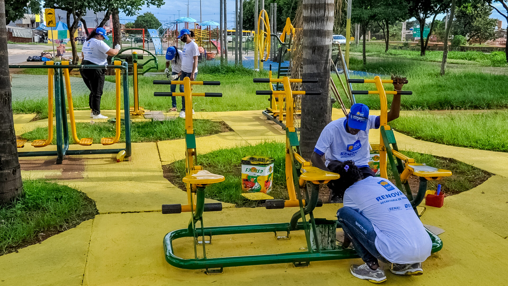 Duzentos e cinquenta aprendizes do RENOVADF trabalham em 12 equipamentos públicos dos bairros Mandala e Del Lago, do Itapoã | Foto: Renato Araújo/Agência Brasília