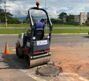 O Polo Central, juntamente com a administração, reforçou os trabalhos de recuperação do asfalto nas vias do Cruzeiro | Foto: Divulgação/GDF Presente