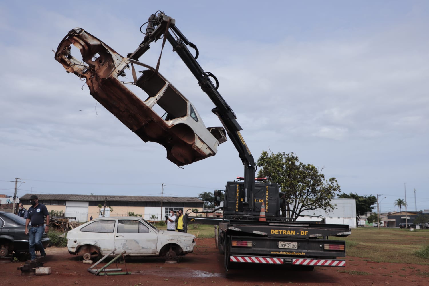 Em dois anos foram recolhidos 784 veículos abandonados em todo o DF | Foto: SSP-DF