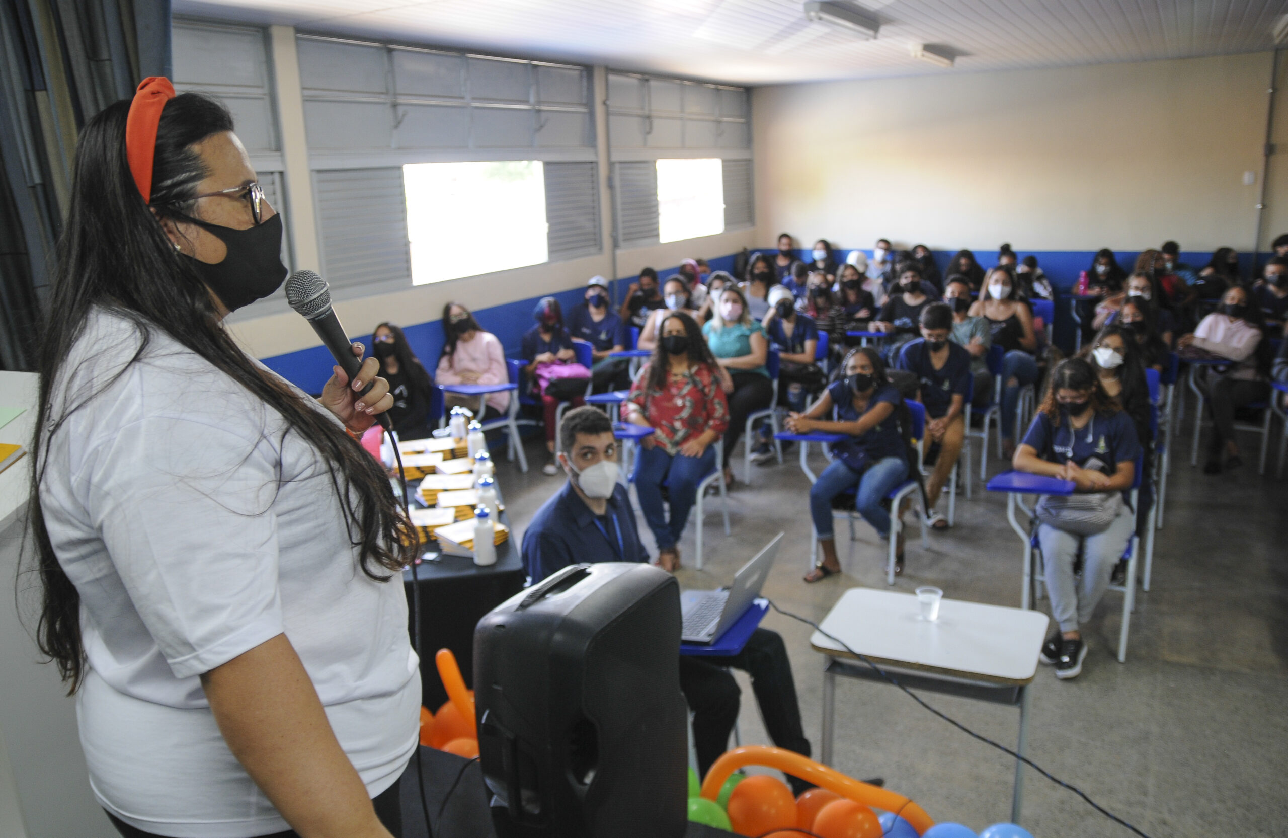 Adolescentes selecionados no cadastro de alunos do CEM 12 terão atendimento terapêutico e treinamento emocional | Foto: Lúcio Bernardo Jr/Agência Brasília