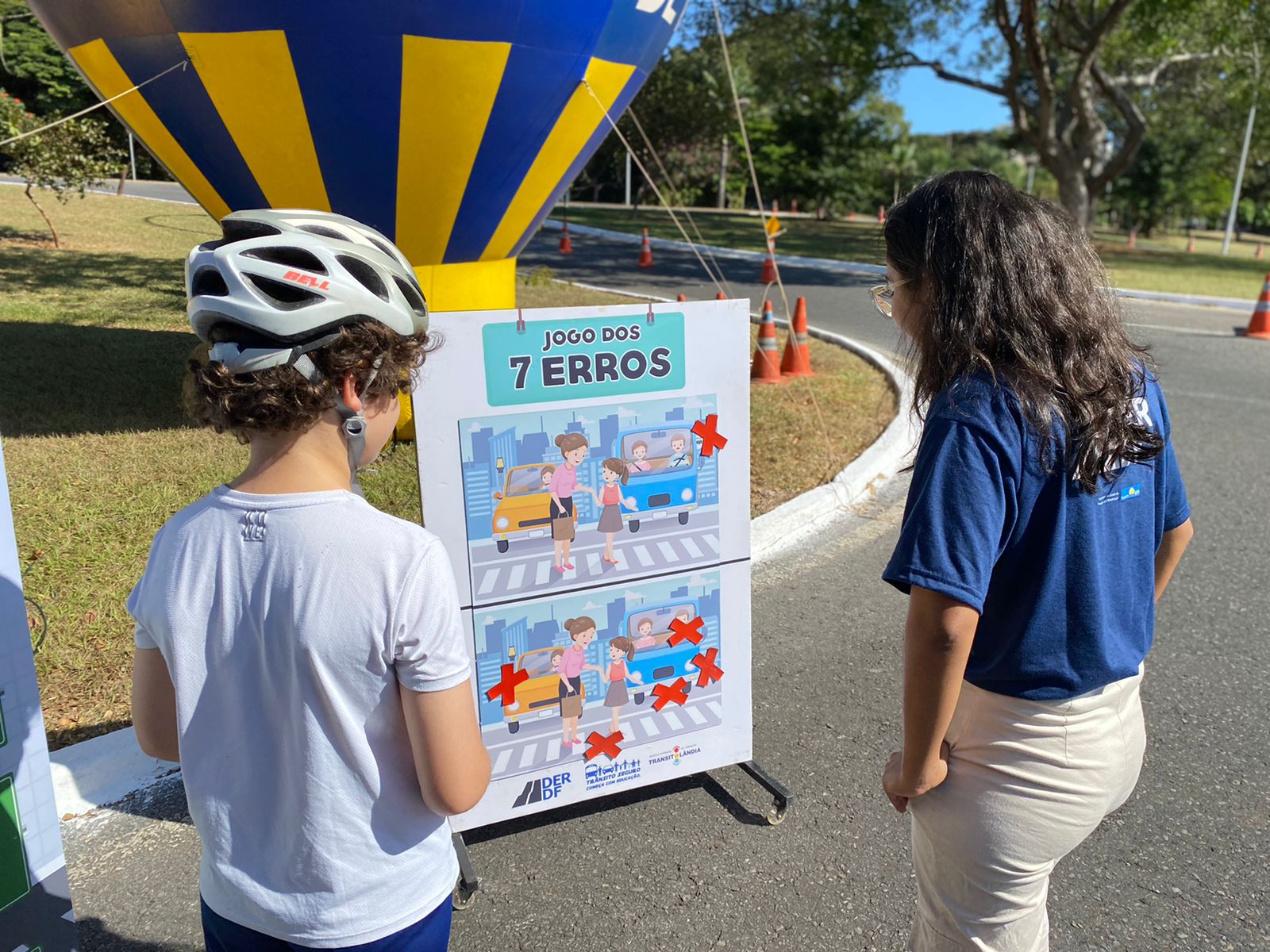 Na programação do Maio Amarelo, o DER-DF atua para conscientizar a população sobre a segurança no trânsito | Foto: Divulgação/DER-DF