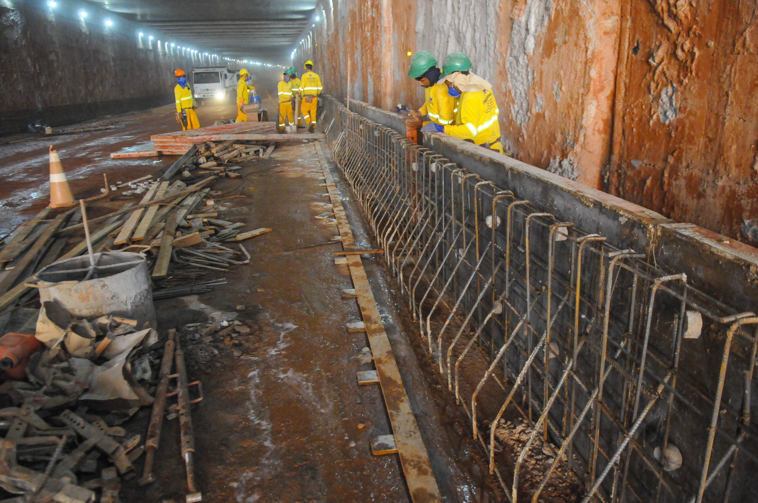 Construção de paredes impermeáveis no Túnel de Taguatinga | Foto: Paulo H. Carvalho/Agência Brasília