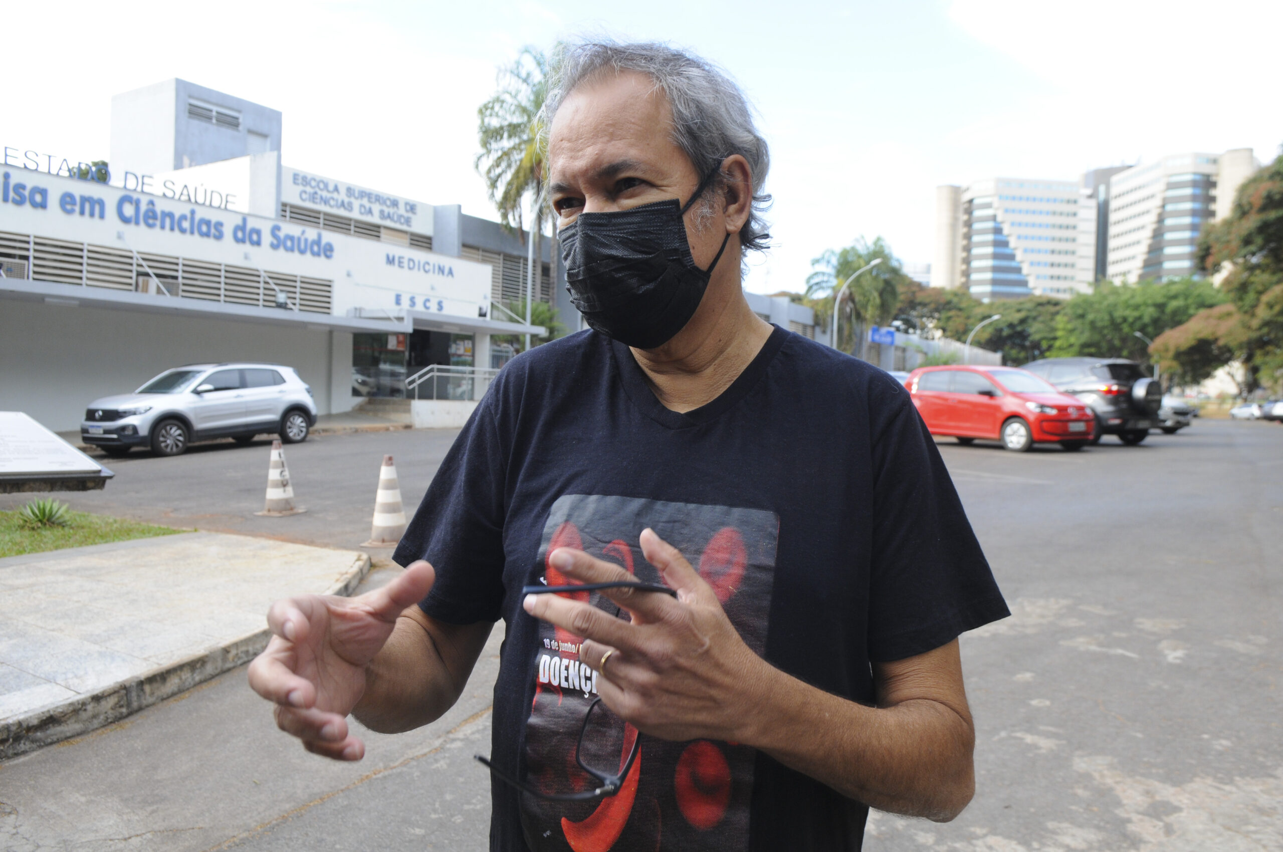 Elvis Magalhães, who coordinates the Brasiliense Association for sickle cell disease, was one of the first to heal in Brazil. Photo: Paulo H. Carvalho / Brasília Agency