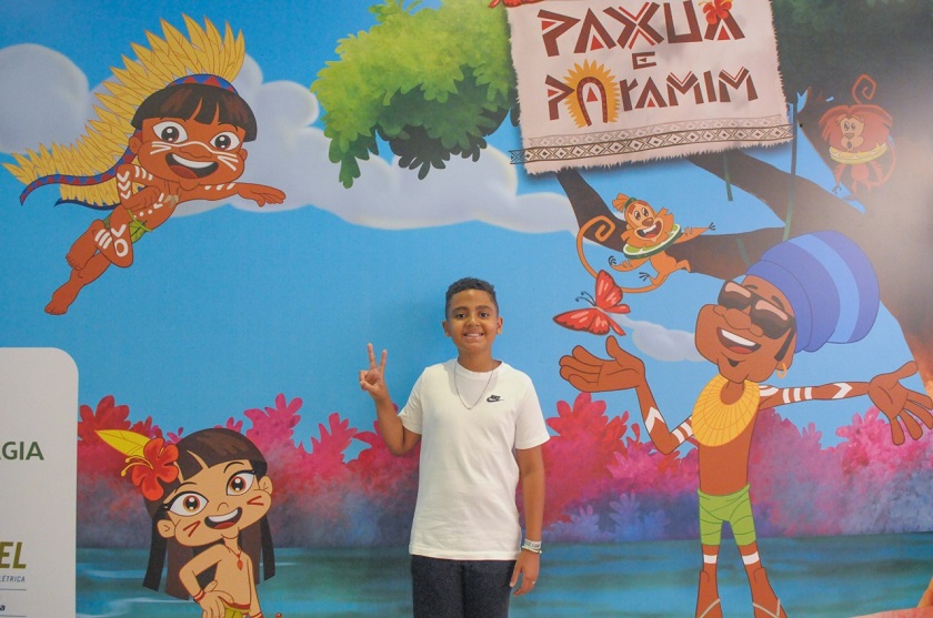 Aluno do 5º ano, Pedro Owen de Aguiar foi um dos alunos sorteados em sua escola para ver o musical | Foto: Geovana Albuquerque/Agência Brasília