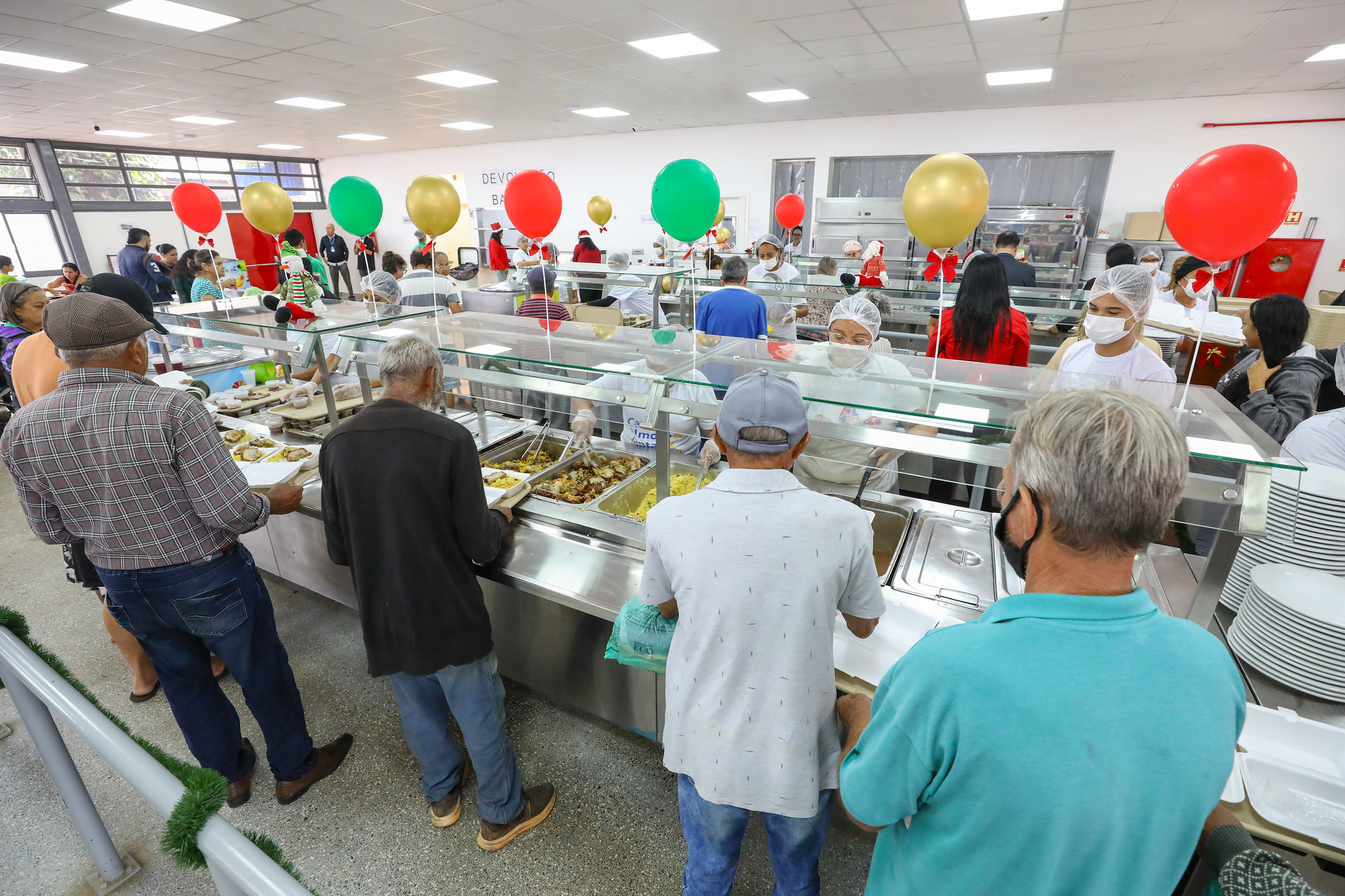 Restaurantes comunitários serviram 9,9 milhões de refeições em 2023