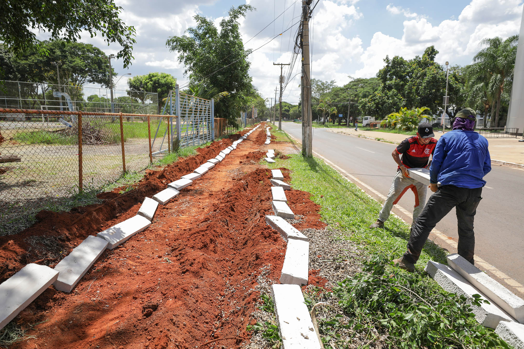 Calçadas e estacionamentos públicos do Cruzeiro ganham reformas