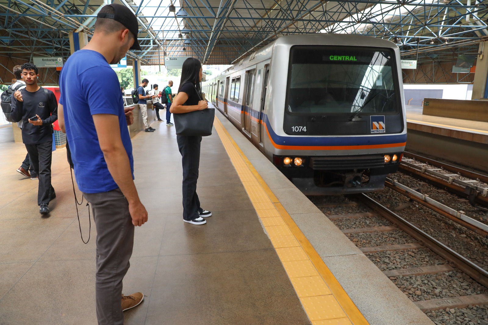 Metrô-DF registrou aumento de 9% na média mensal de passageiros em 2023