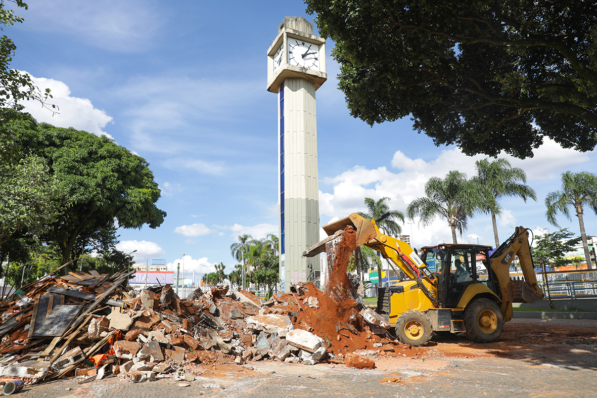 GDF inicia reforma da Praça do Relógio, referência em Taguatinga