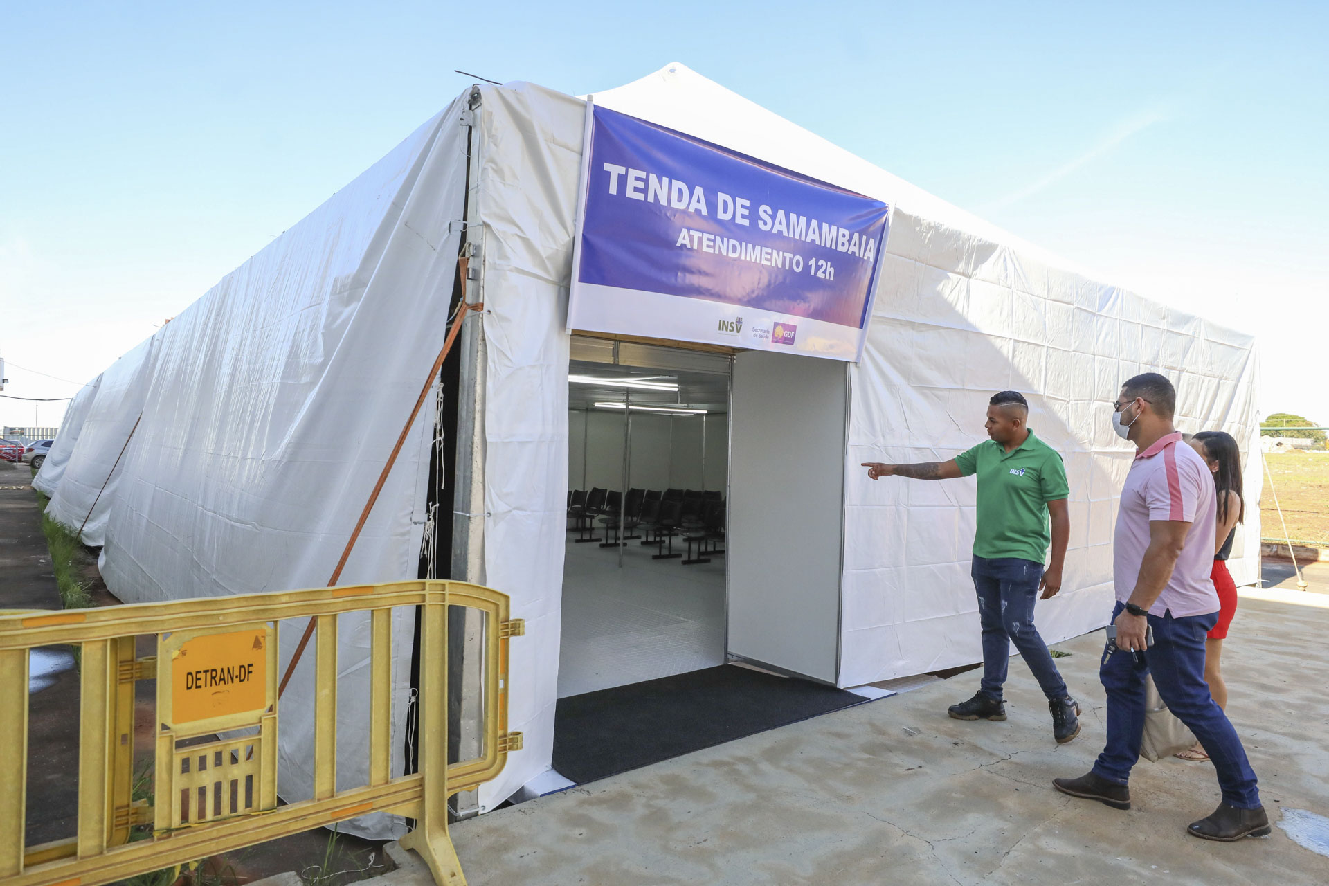 Tenda de acolhimento a pacientes com dengue é inaugurada em Samambaia